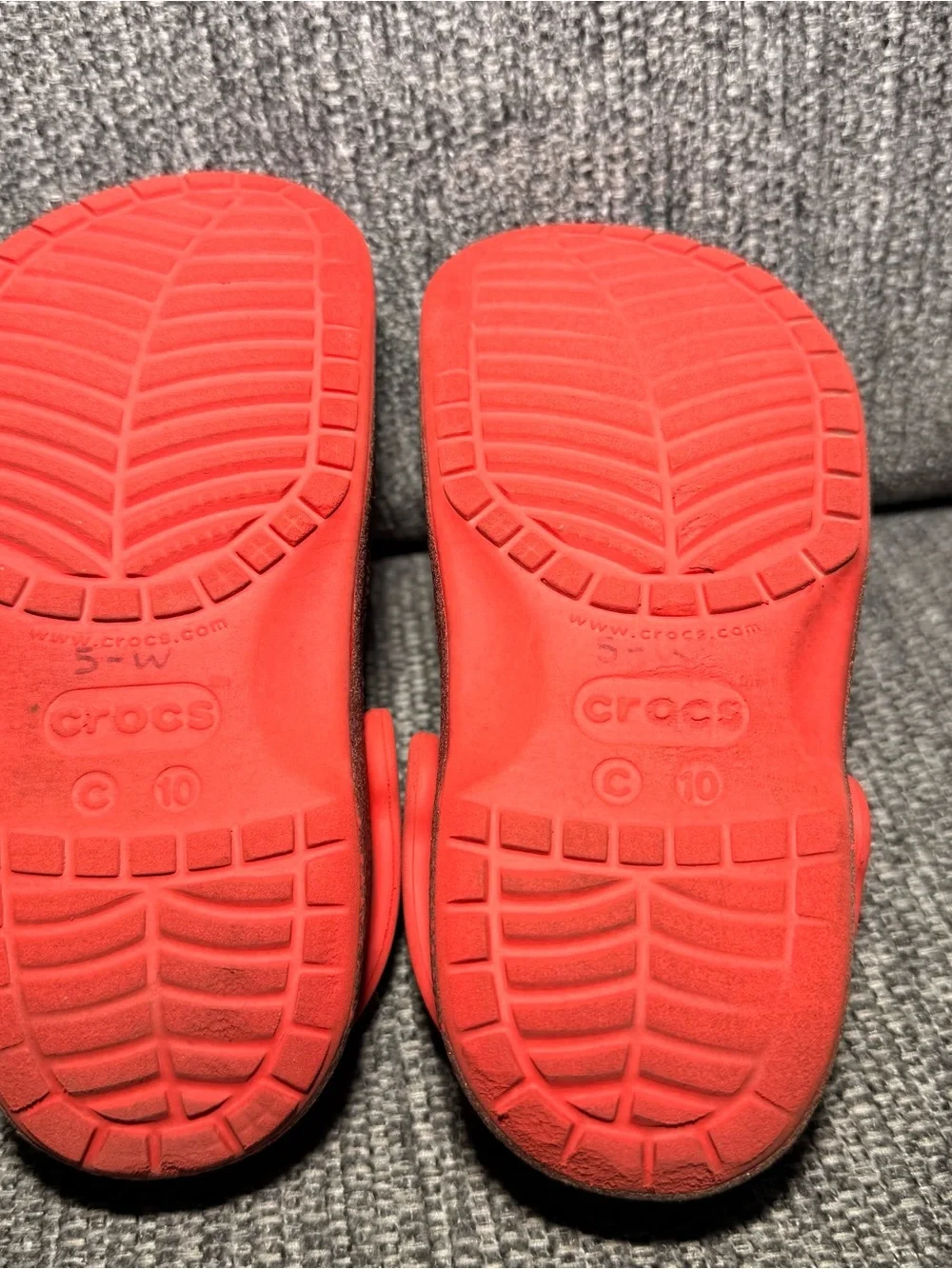 Crocs Red Glitter Classic Sandal slip on shoes kids size C10